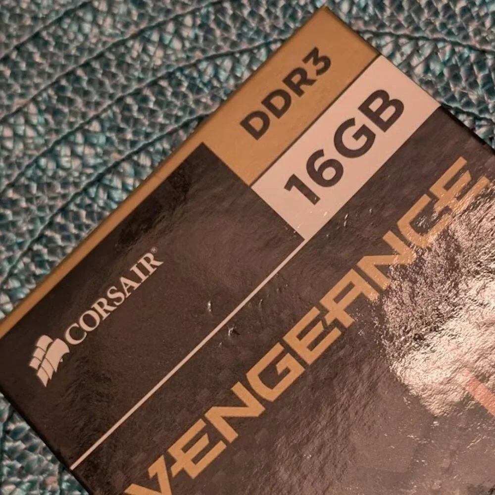GT1 CORSAIR Vengeance 16GB Laptop Memory Kit